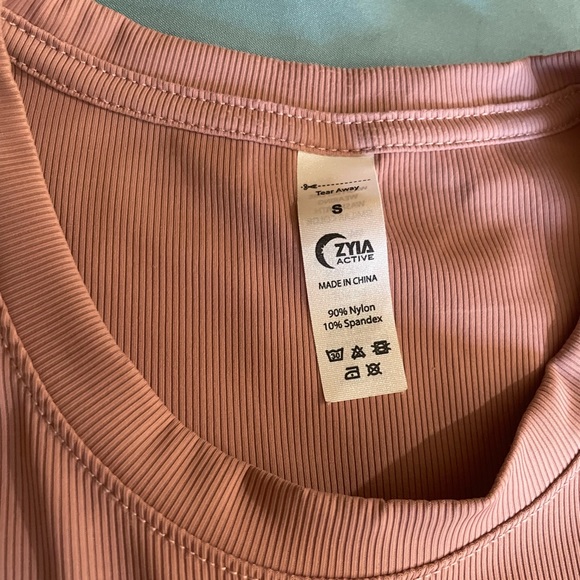 Zyia active poppy primo short sleeve T - Picture 3 of 5